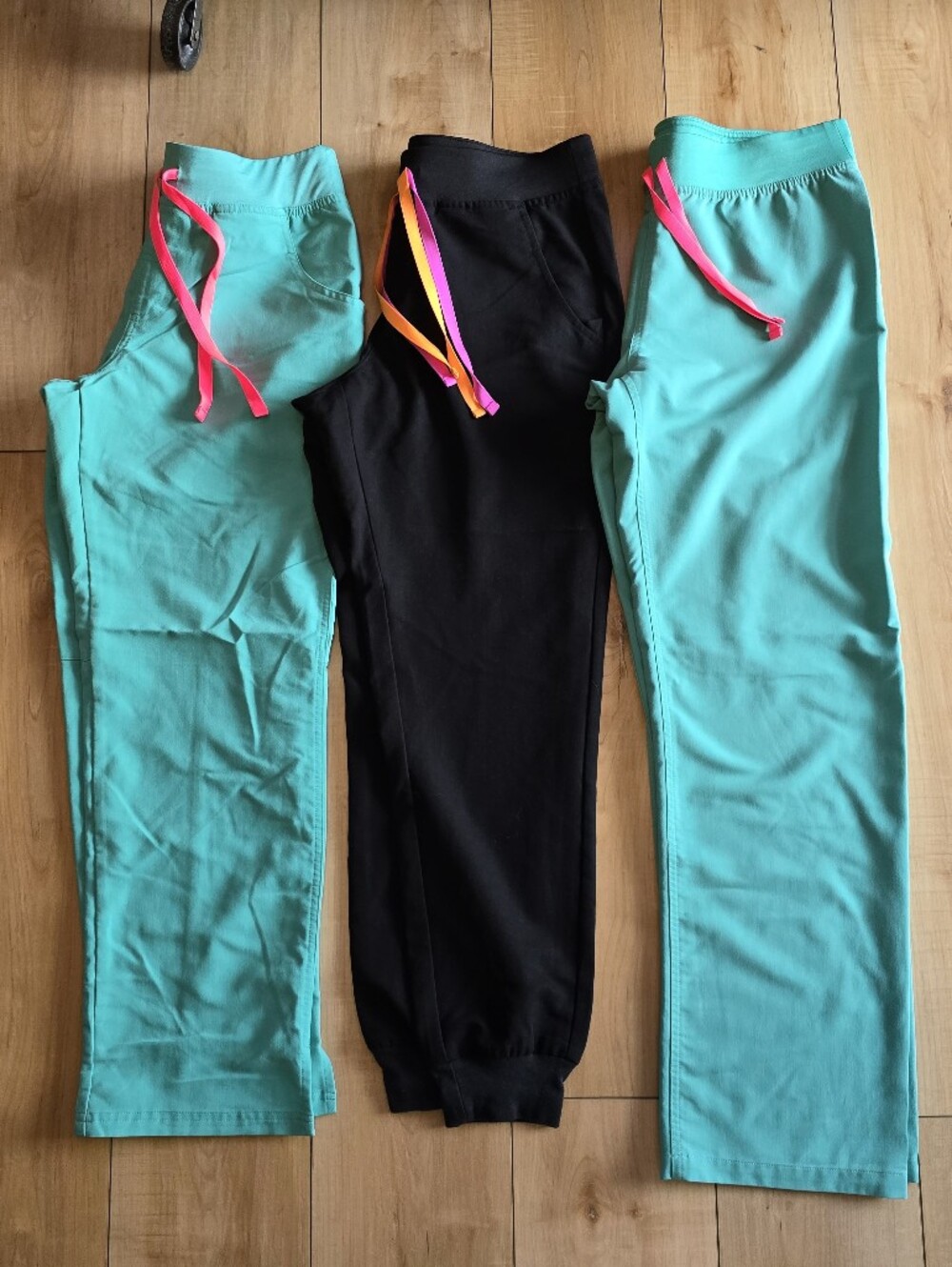 Figs Scrub Bottoms Pants Bundle Lot Of 3 Pairs Sz M